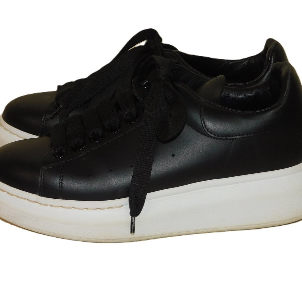 Alexander McQueen Women's Oversized Sneaker in Black Size 37 US Size 6 Leather - Picture 7 of 13